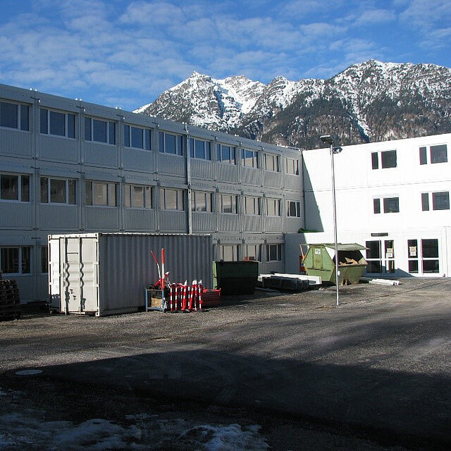 Bauvorhaben "Umbau, Sanierung und Erweiterung der St.-Irmengard-Schulen in Garmisch-Partenkirchen - Erstellung einer Interims-Containeranlage für 1.100 Schülerinnen und Schüler"
